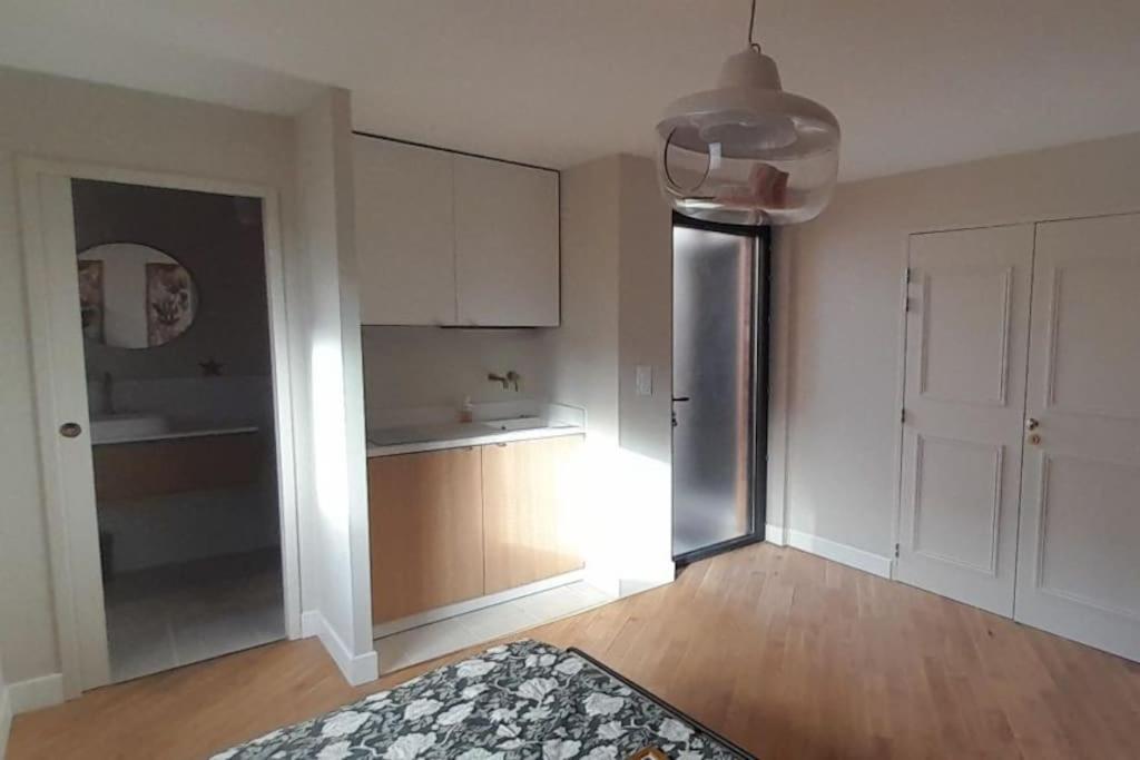 Joli Studio Avec Stationnement Gratuit Dans La Rue Apartment Le Mans Ngoại thất bức ảnh
